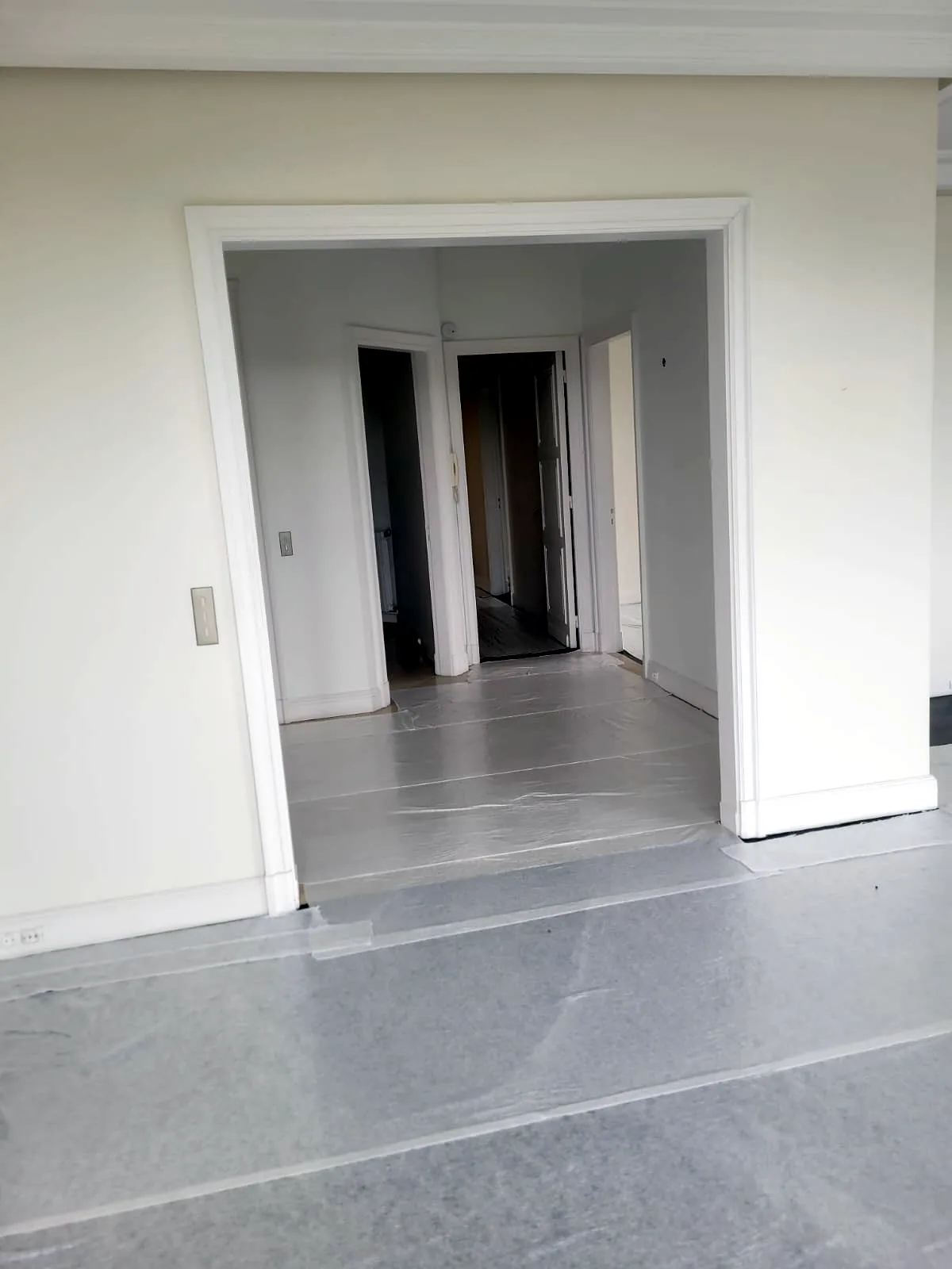 Peinture — chantier intérieur en Île-de-France