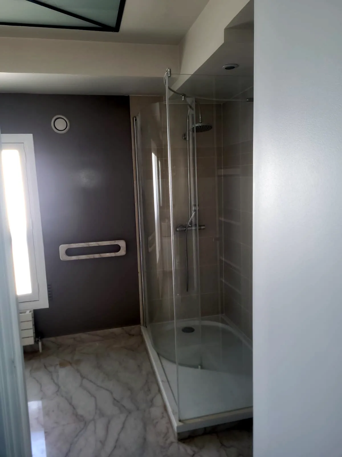 Carrelage — chantier intérieur en Île-de-France