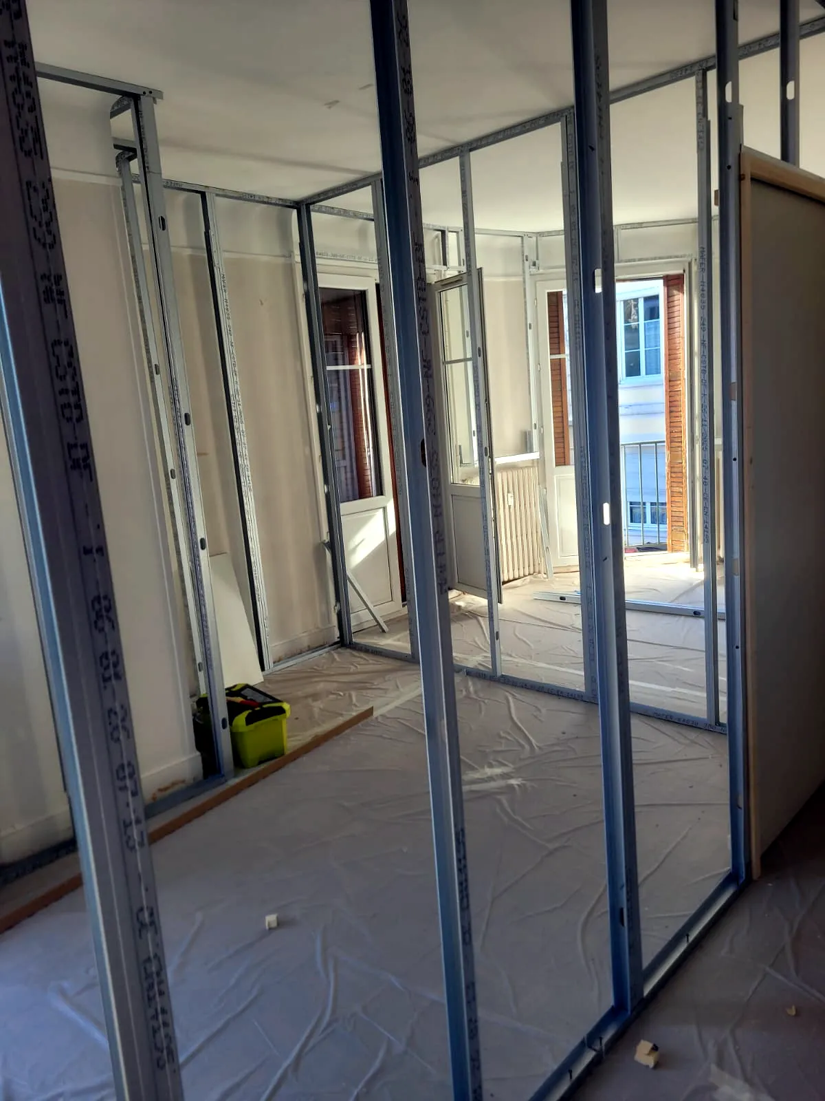 Plaquiste — chantier intérieur en Île-de-France